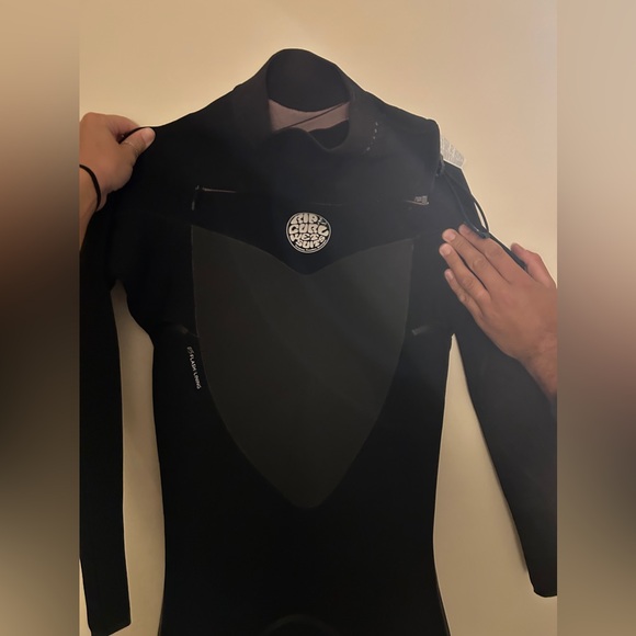 Men’s Ripcurl Wet Suit - Picture 1 of 7